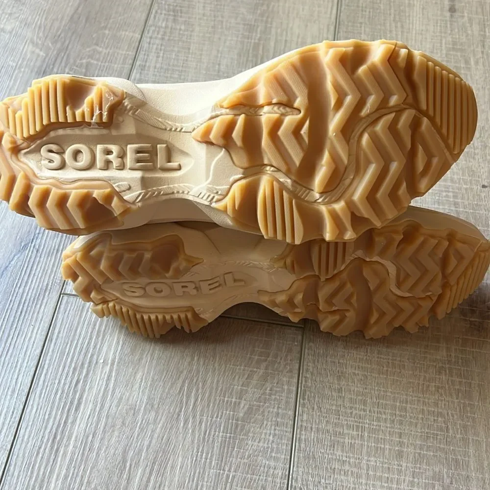 Sorel Kinetic Breakthru Acadia Boots US 8